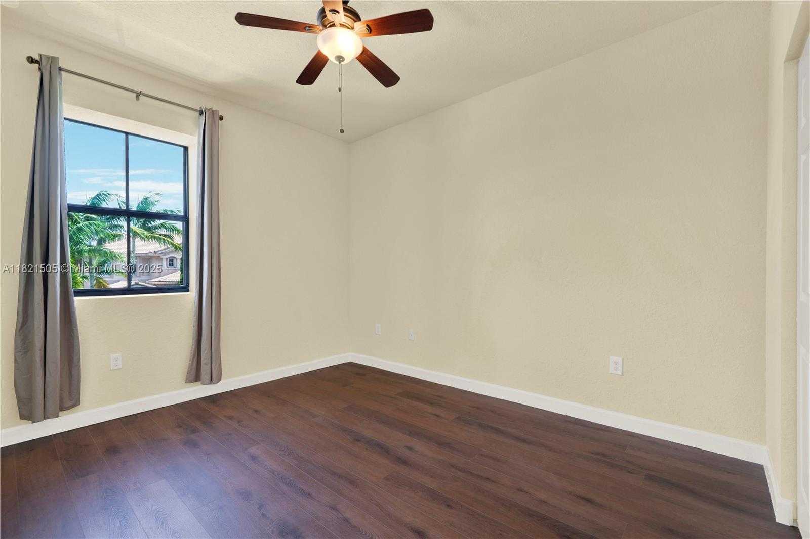 Small Image of 11923 SOUTH WEST 155TH CT, Miami Number 13