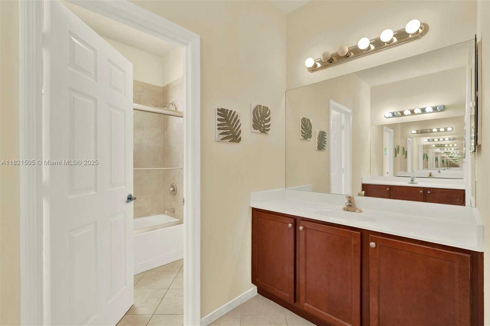 Small Image of 11923 SOUTH WEST 155TH CT, Miami Number 14