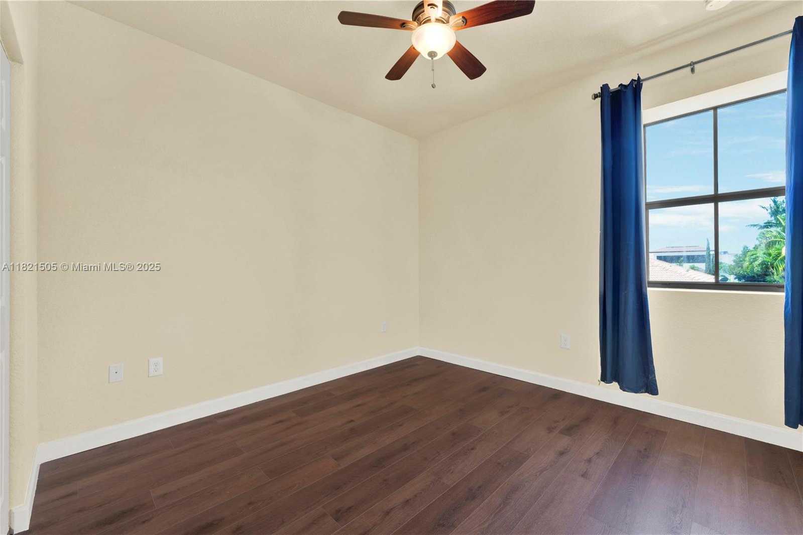 Small Image of 11923 SOUTH WEST 155TH CT, Miami Number 15