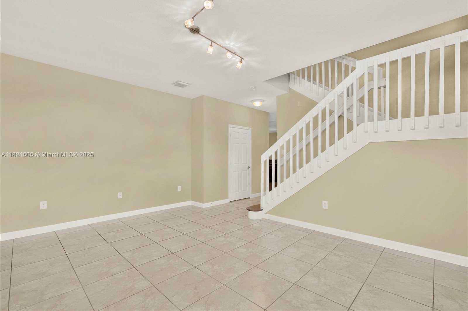 Small Image of 11923 SOUTH WEST 155TH CT, Miami Number 2
