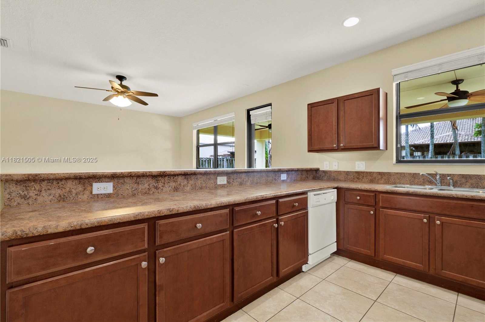 Small Image of 11923 SOUTH WEST 155TH CT, Miami Number 5