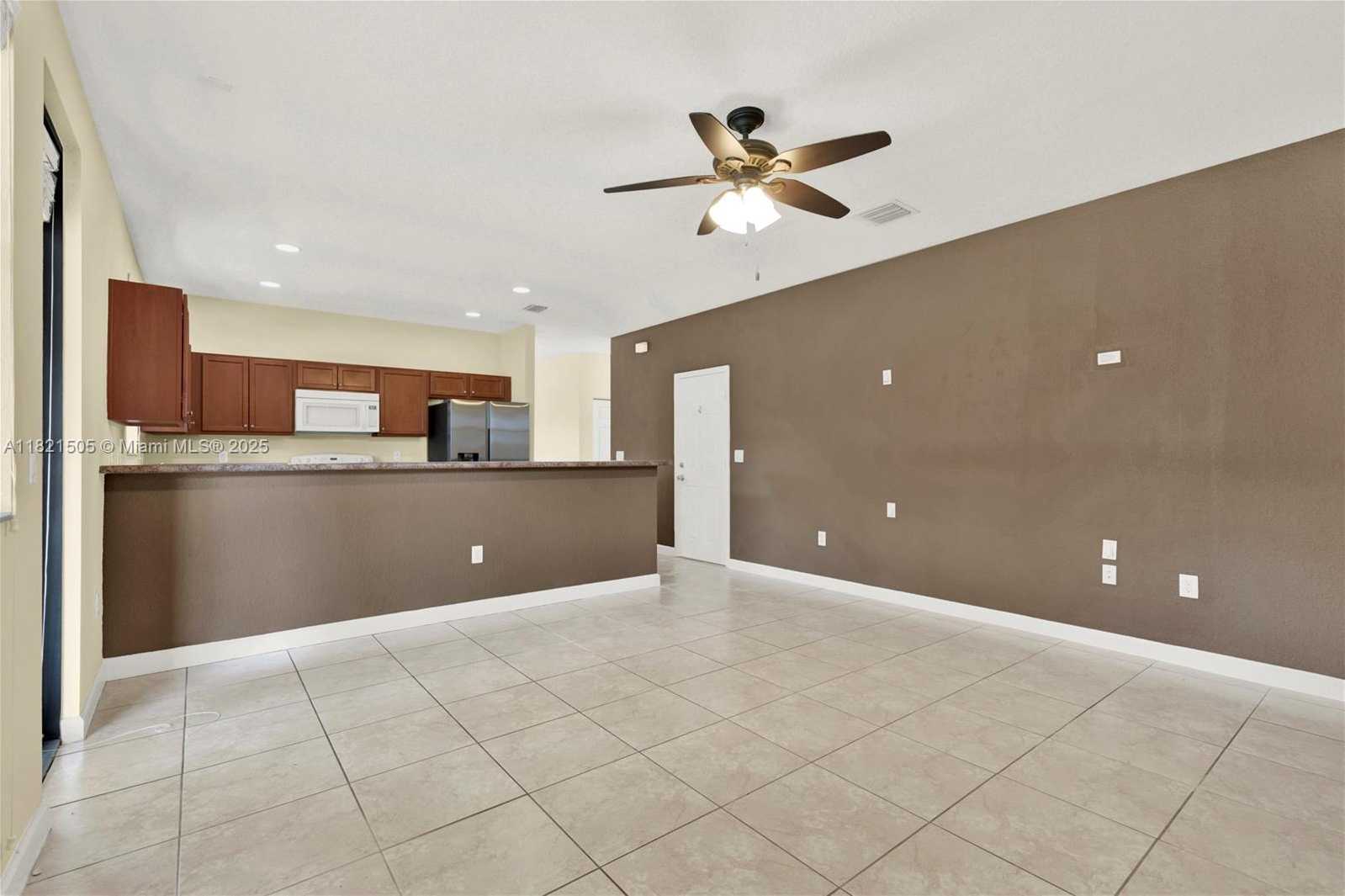Small Image of 11923 SOUTH WEST 155TH CT, Miami Number 6