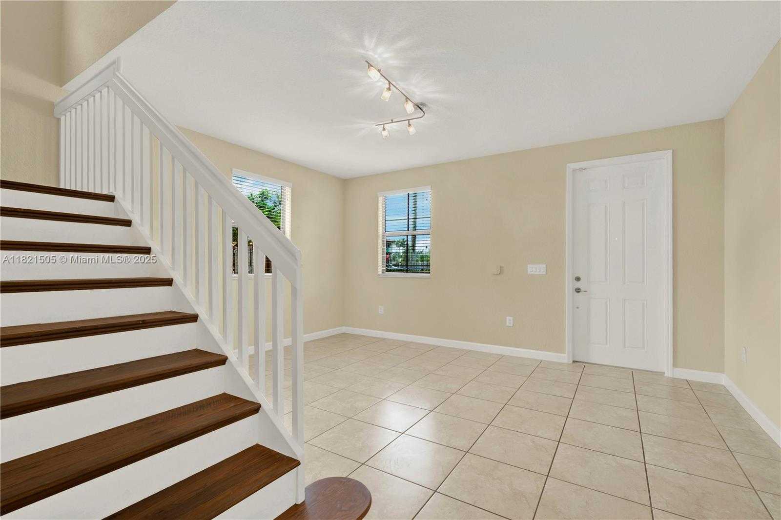 Small Image of 11923 SOUTH WEST 155TH CT, Miami Number 7