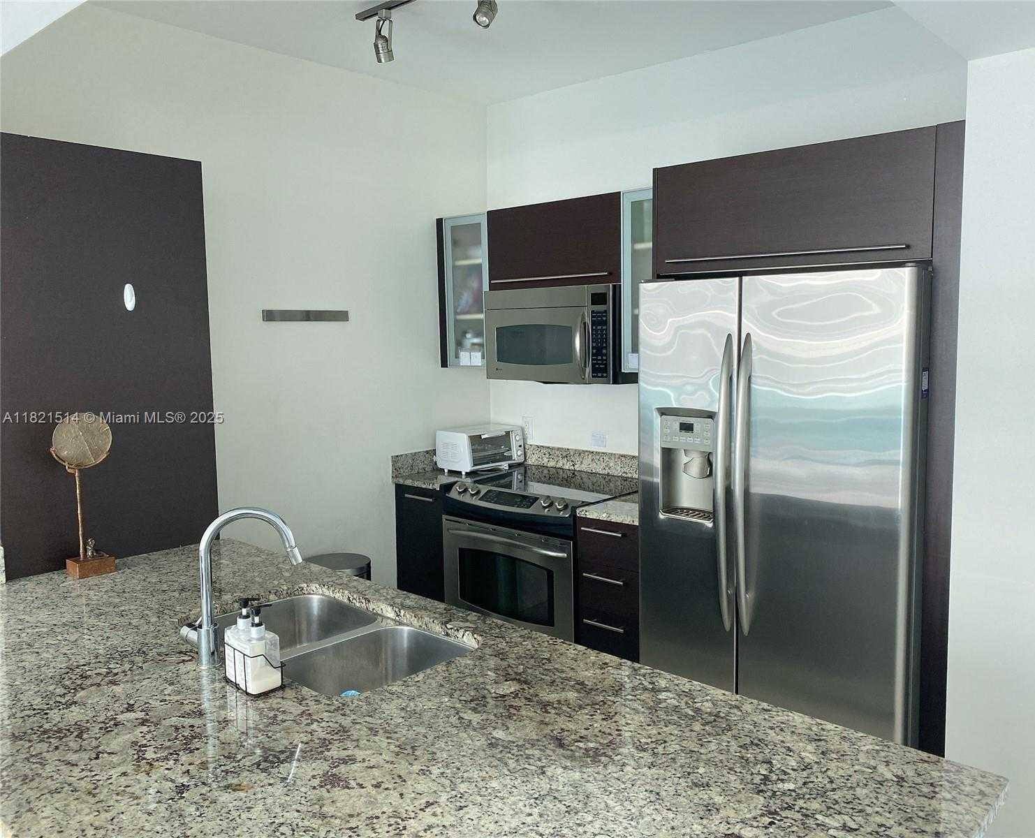 Small Image of 950 BRICKELL BAY DR #3302, Miami Number 3