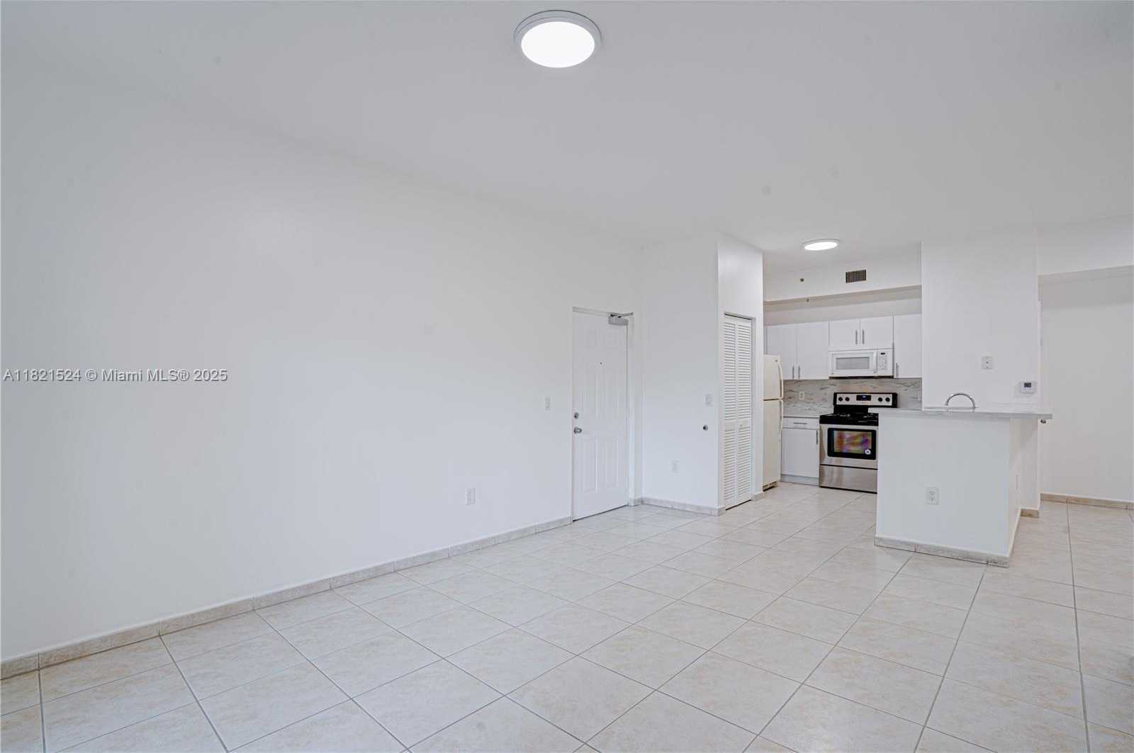Small Image of 7200 NORTH WEST 114TH AVE #105, Doral Number 3