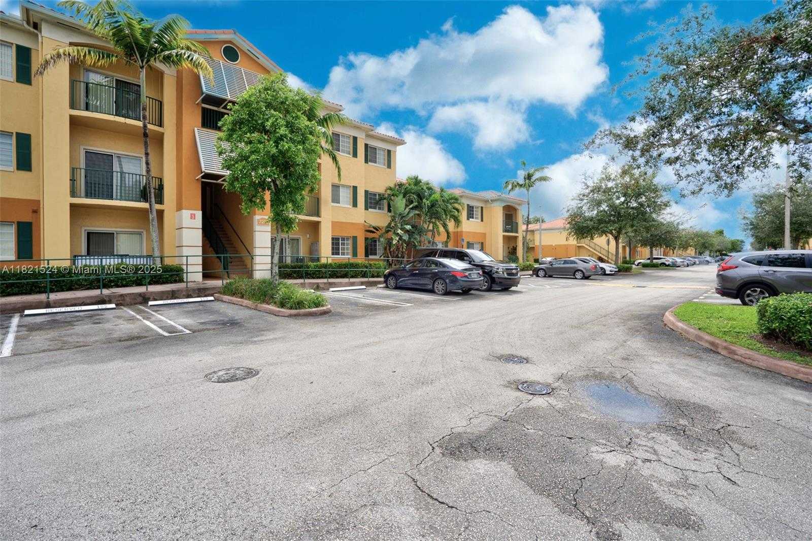 Small Image of 7200 NORTH WEST 114TH AVE #105, Doral Number 33