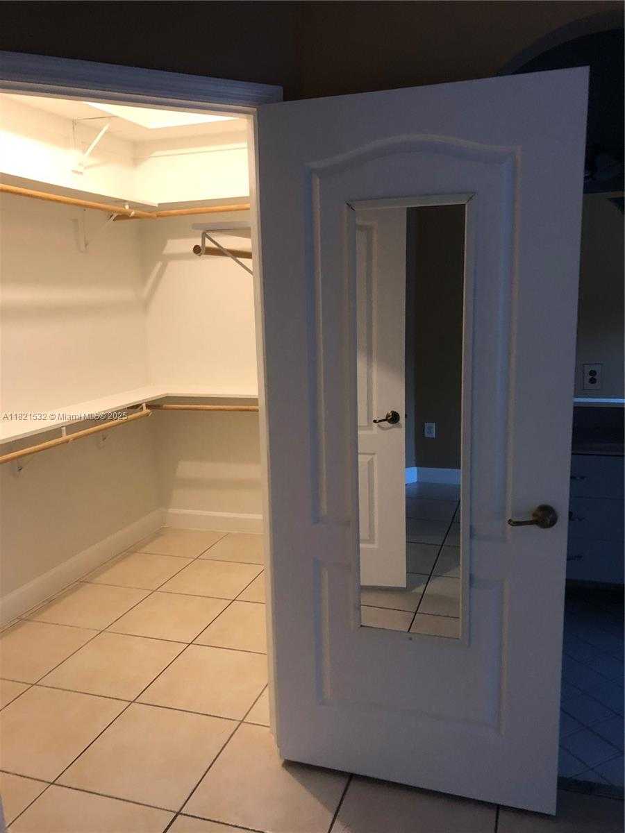 Small Image of 10932 NORTH WEST 69 ST, Doral Number 11
