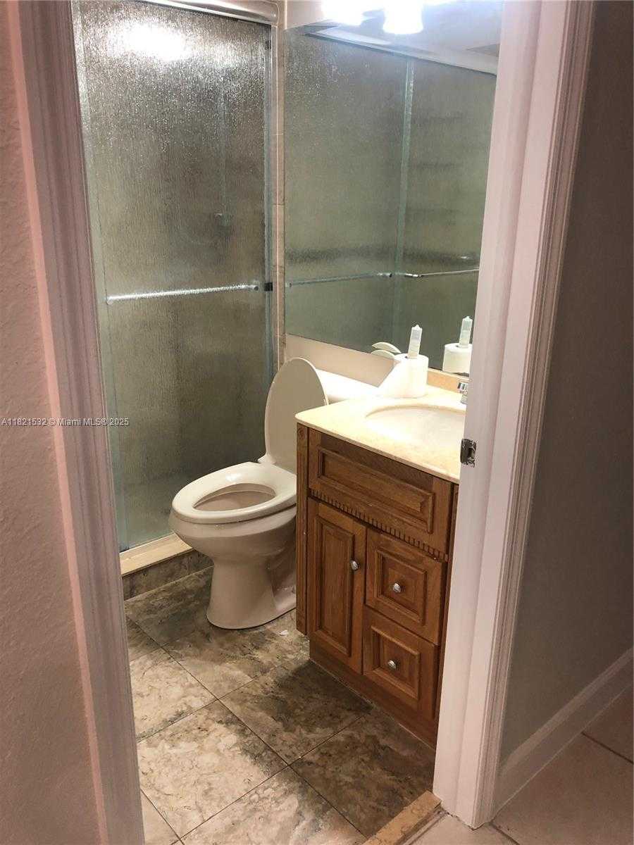 Small Image of 10932 NORTH WEST 69 ST, Doral Number 14