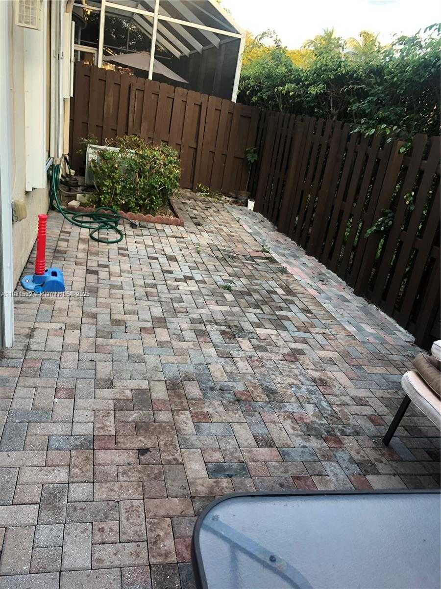 Small Image of 10932 NORTH WEST 69 ST, Doral Number 5