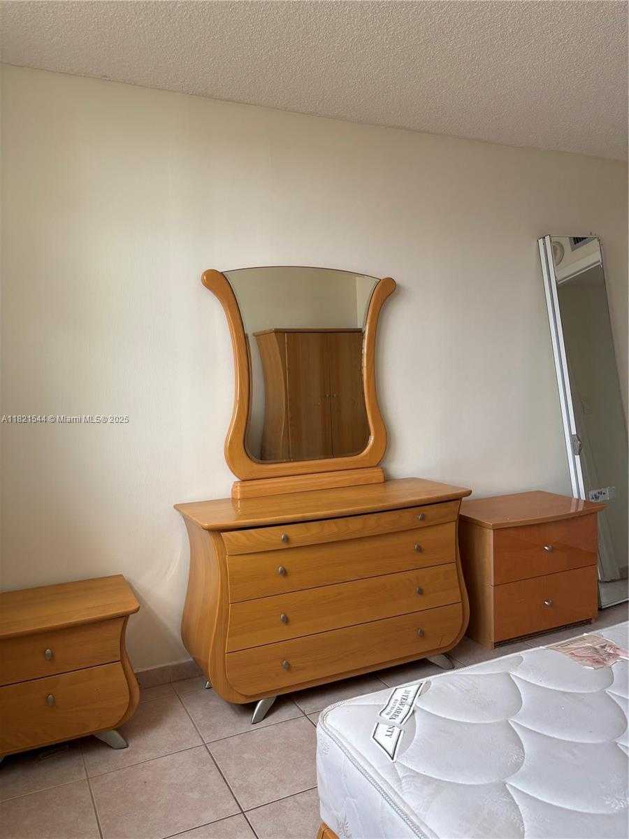 Small Image of 1833 SOUTH OCEAN DR #1203, Hallandale Beach Number 12