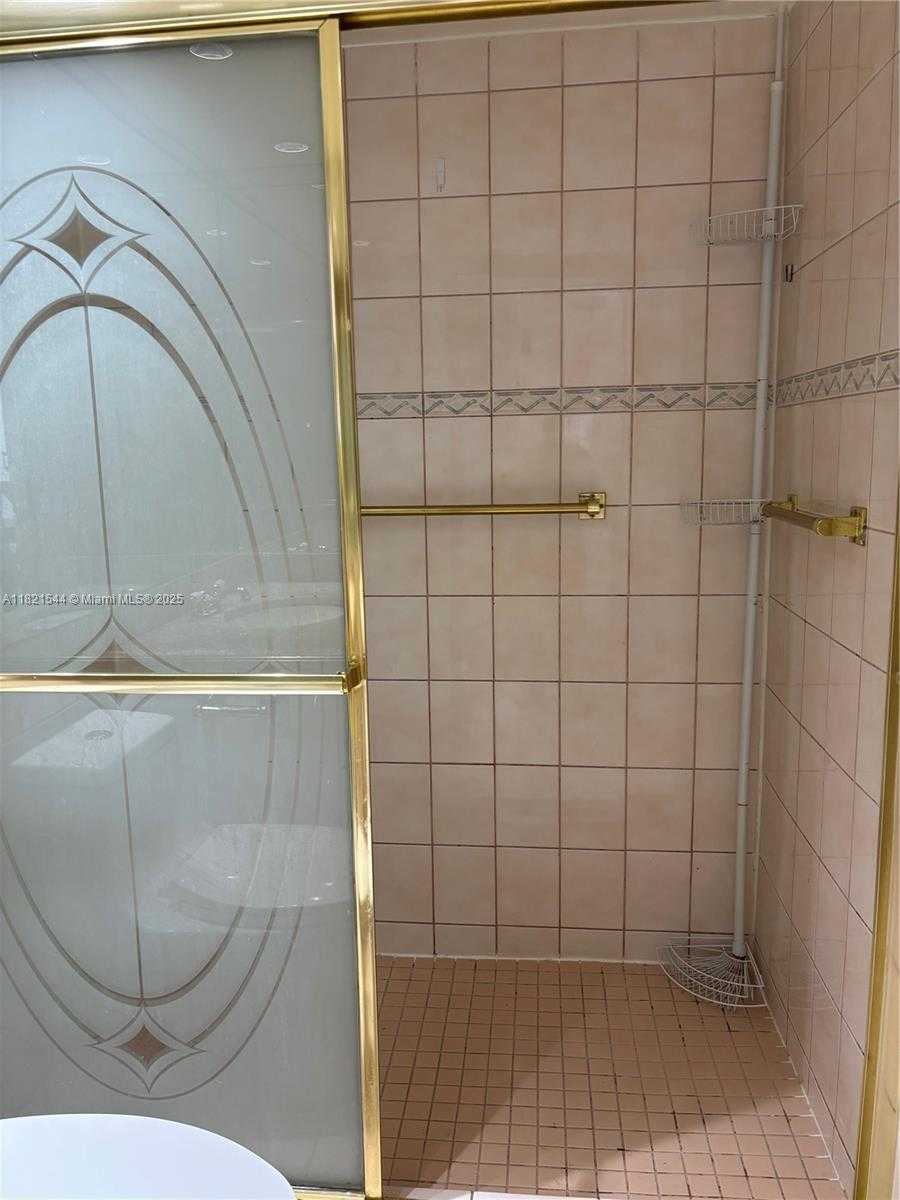 Small Image of 1833 SOUTH OCEAN DR #1203, Hallandale Beach Number 16