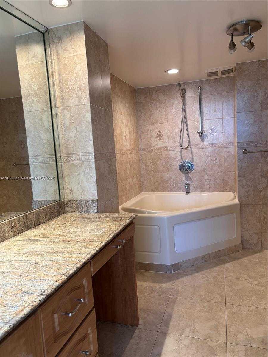 Small Image of 1833 SOUTH OCEAN DR #1203, Hallandale Beach Number 17