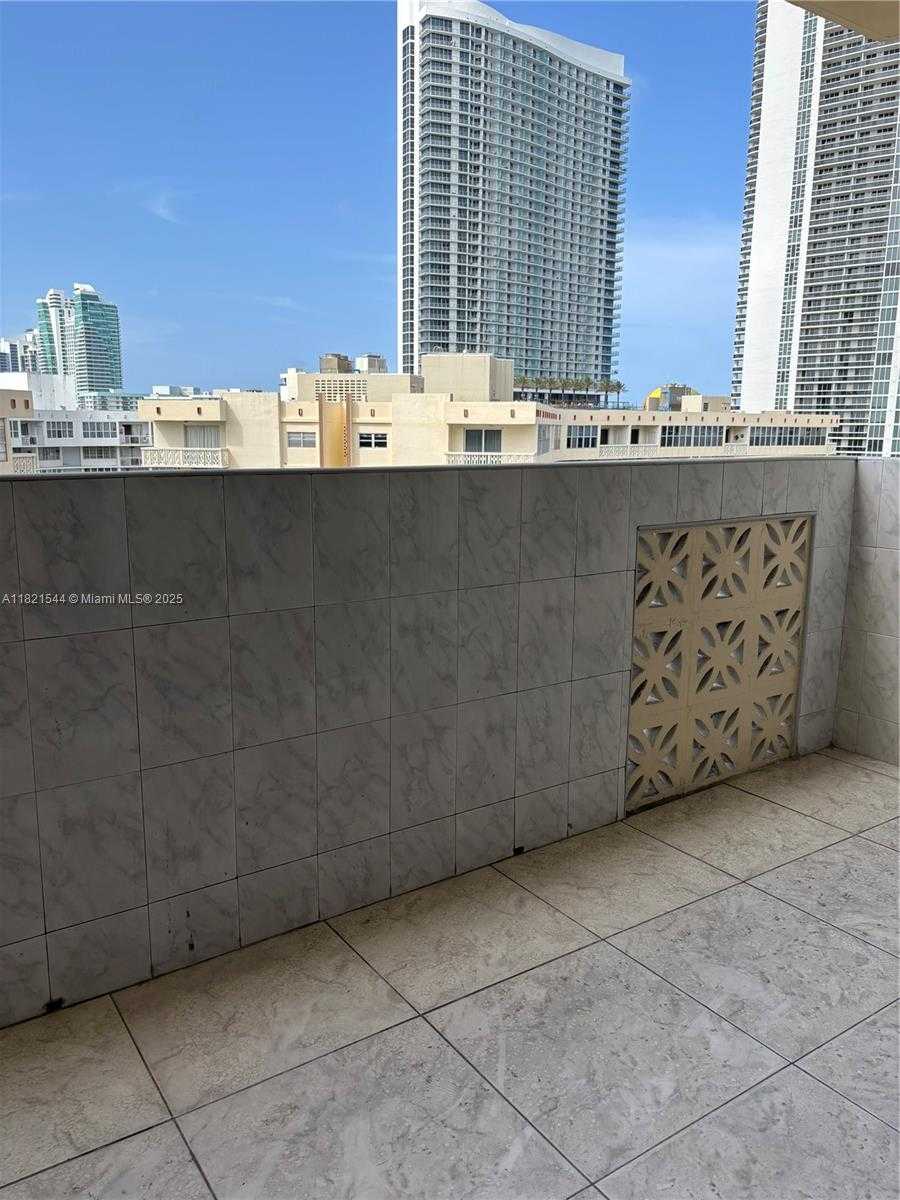 Small Image of 1833 SOUTH OCEAN DR #1203, Hallandale Beach Number 24