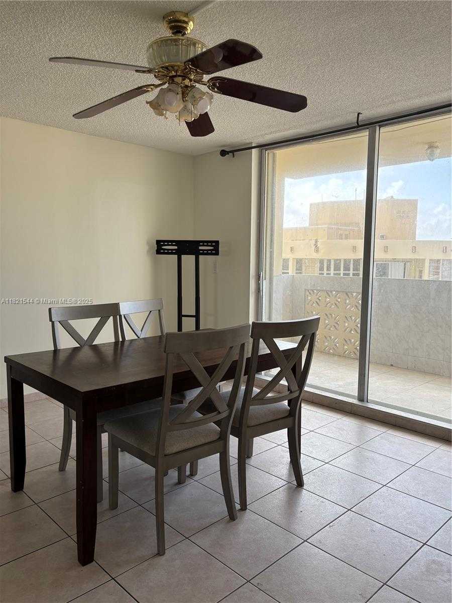 Small Image of 1833 SOUTH OCEAN DR #1203, Hallandale Beach Number 25