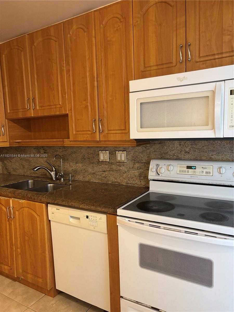 Small Image of 1833 SOUTH OCEAN DR #1203, Hallandale Beach Number 3