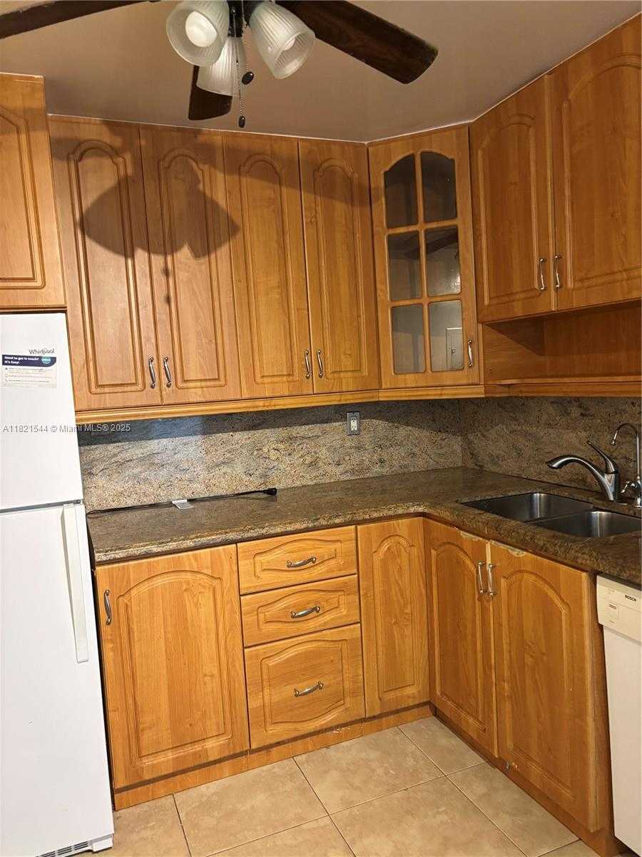 Small Image of 1833 SOUTH OCEAN DR #1203, Hallandale Beach Number 4