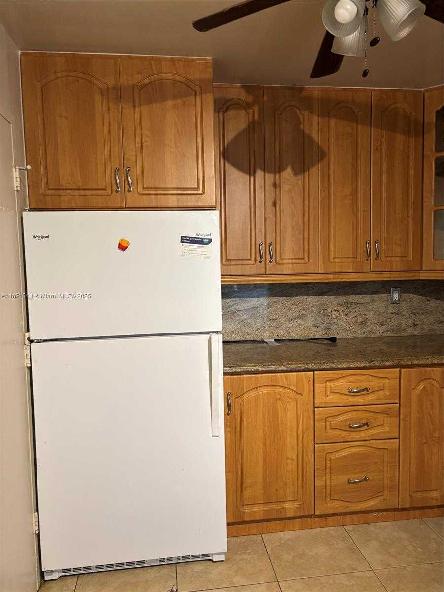 Small Image of 1833 SOUTH OCEAN DR #1203, Hallandale Beach Number 6