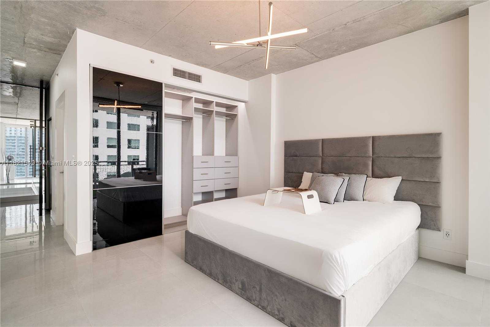 Small Image of 690 SOUTH WEST 1ST CT #2312, Miami Number 12