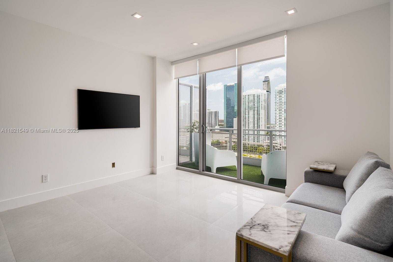 Small Image of 690 SOUTH WEST 1ST CT #2312, Miami Number 5