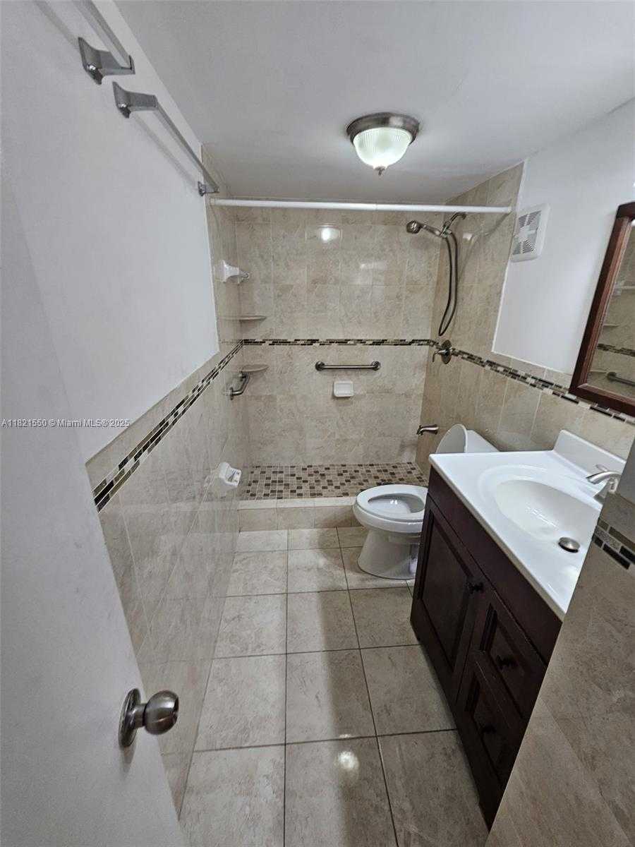 Small Image of 1555 WEST 44TH PL #221B, Hialeah Number 10