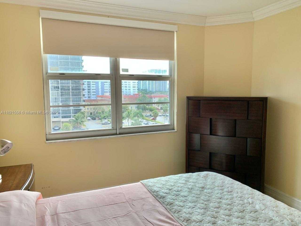 Small Image of 1985 SOUTH OCEAN DR #5C, Hallandale Beach Number 13