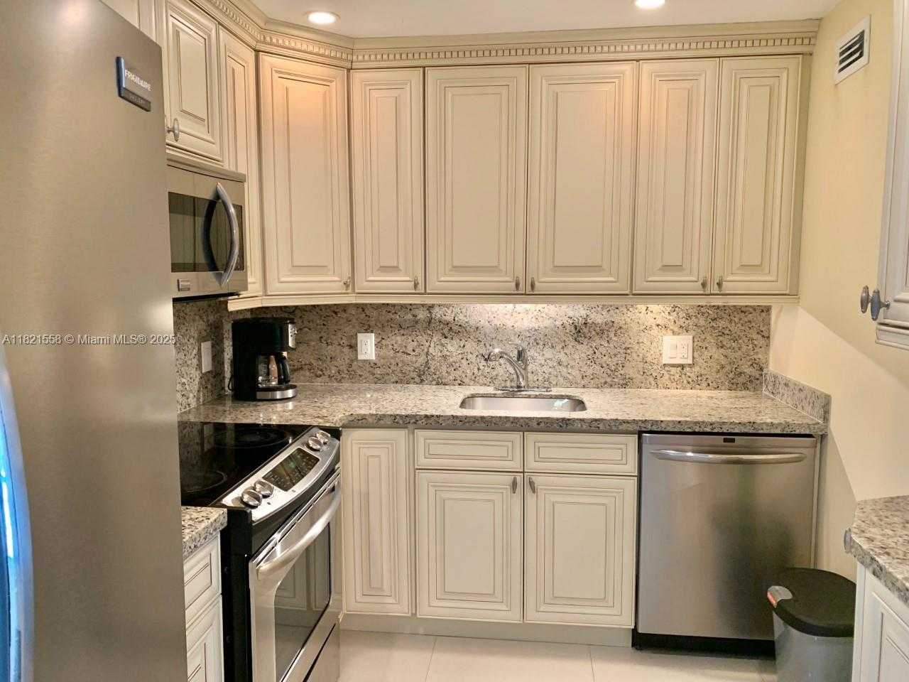 Small Image of 1985 SOUTH OCEAN DR #5C, Hallandale Beach Number 3