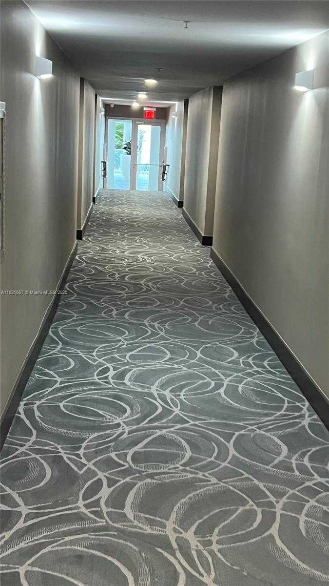 Small Image of 770 CLAUGHTON ISLAND DR #410, Miami Number 50