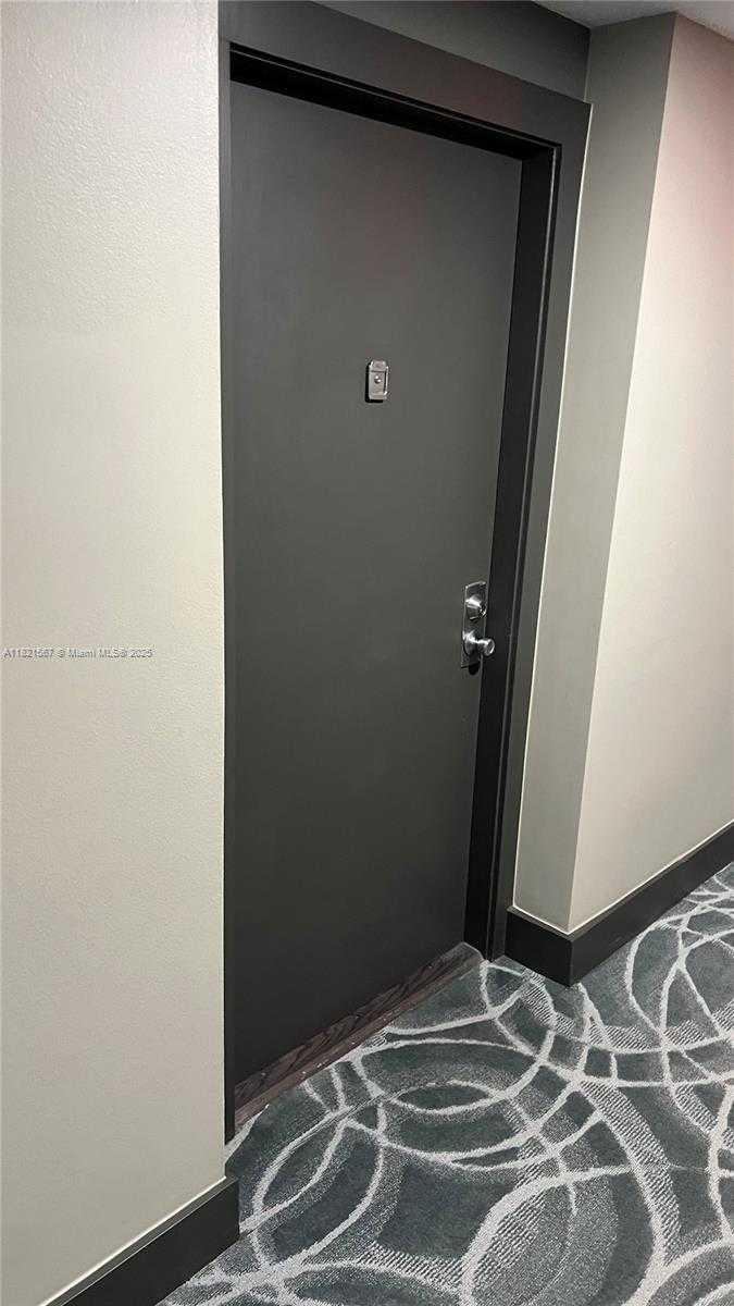 Small Image of 770 CLAUGHTON ISLAND DR #410, Miami Number 77