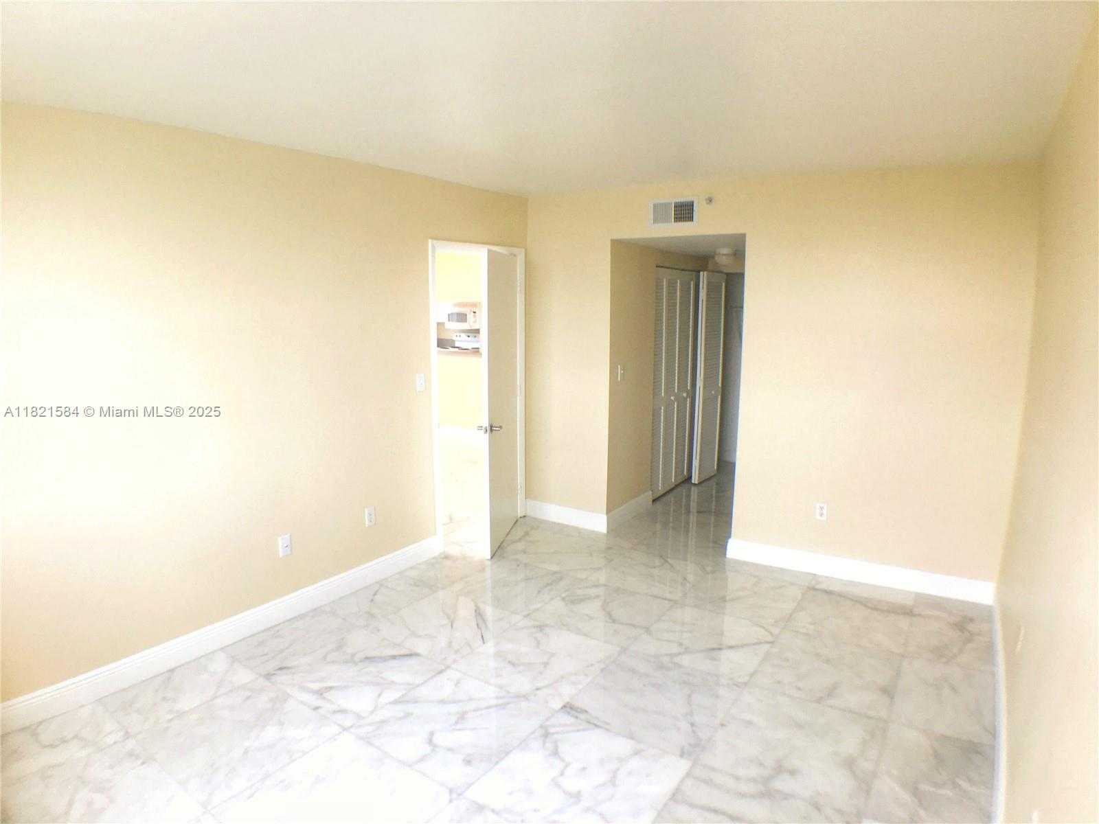 Small Image of 650 WEST AVE #2012, Miami Beach Number 10
