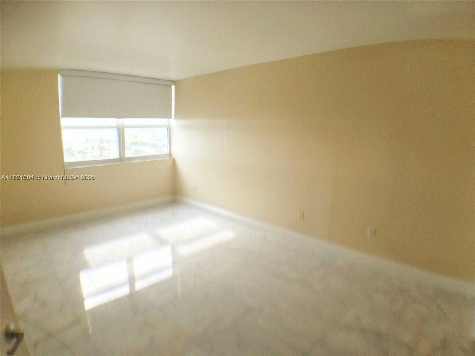 Small Image of 650 WEST AVE #2012, Miami Beach Number 14