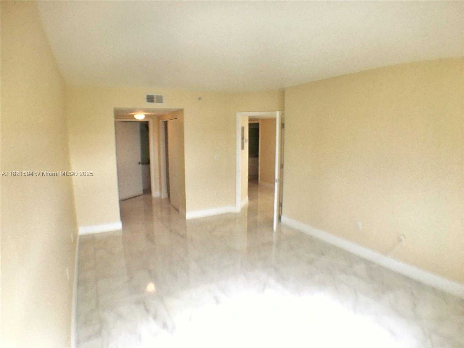Small Image of 650 WEST AVE #2012, Miami Beach Number 15