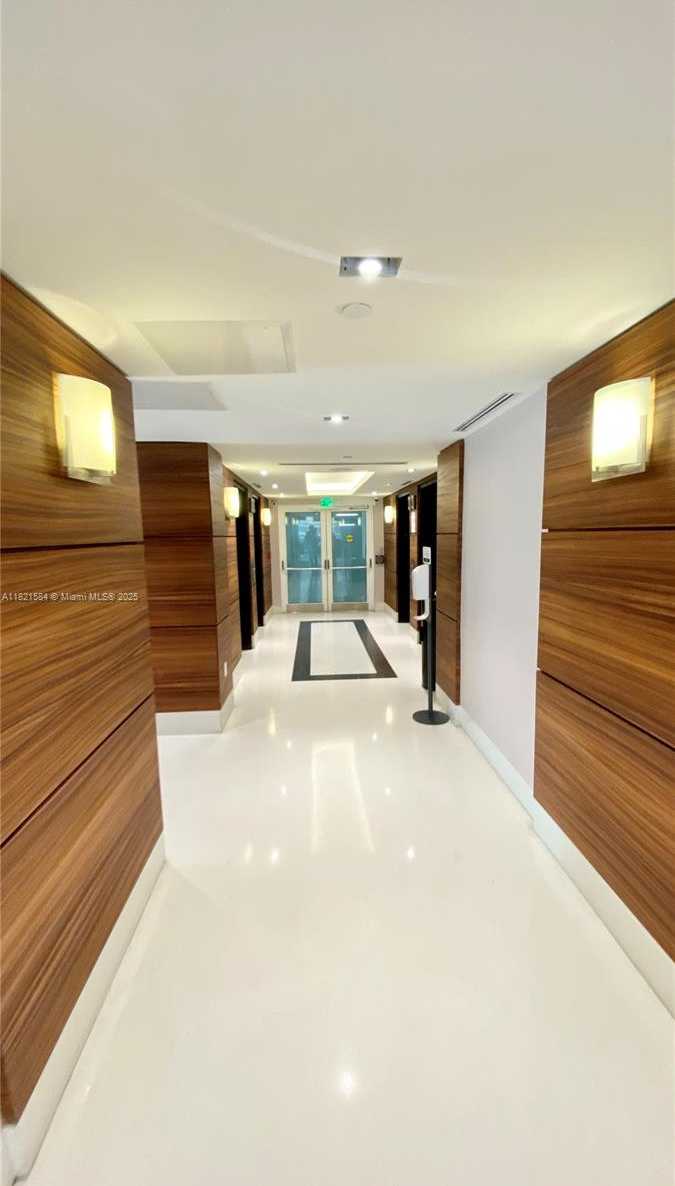 Small Image of 650 WEST AVE #2012, Miami Beach Number 23