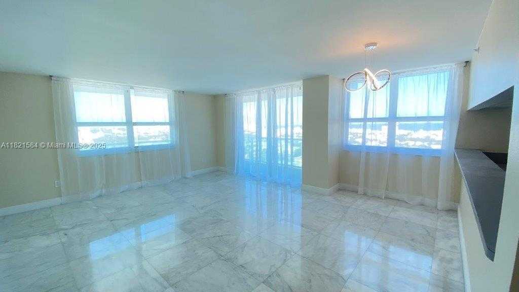 Small Image of 650 WEST AVE #2012, Miami Beach Number 3