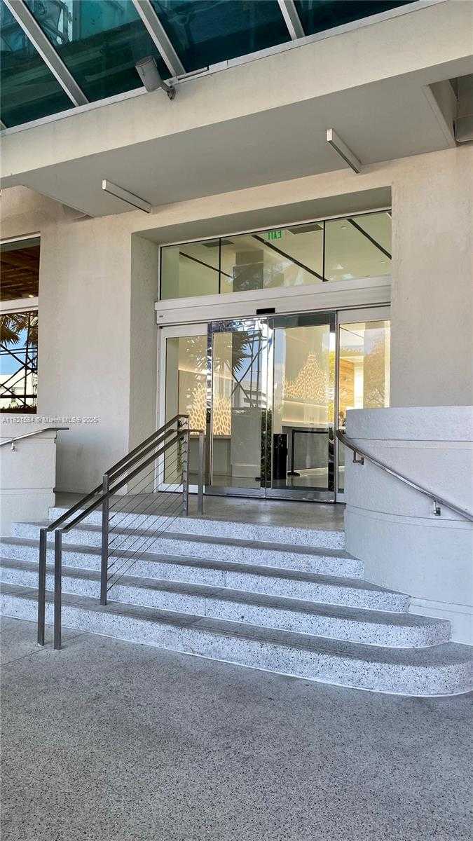 Small Image of 650 WEST AVE #2012, Miami Beach Number 39
