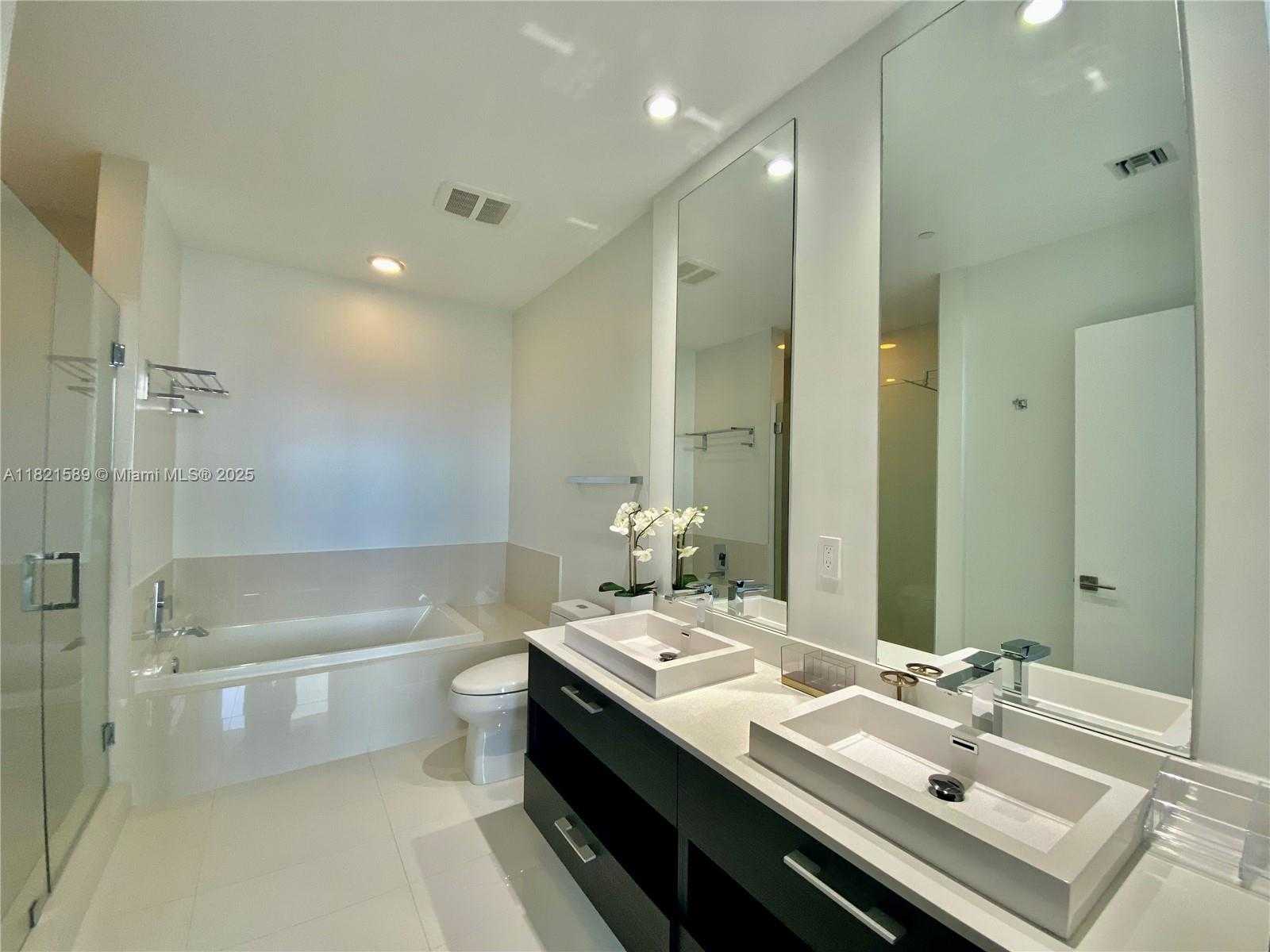 Small Image of 55 SOUTH WEST 9TH ST #4201, Miami Number 15