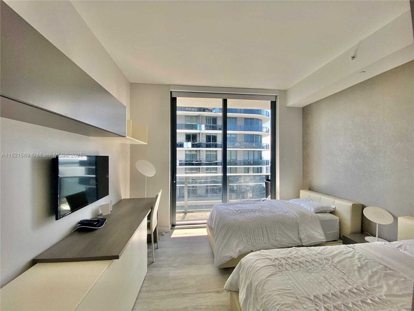 Small Image of 55 SOUTH WEST 9TH ST #4201, Miami Number 19