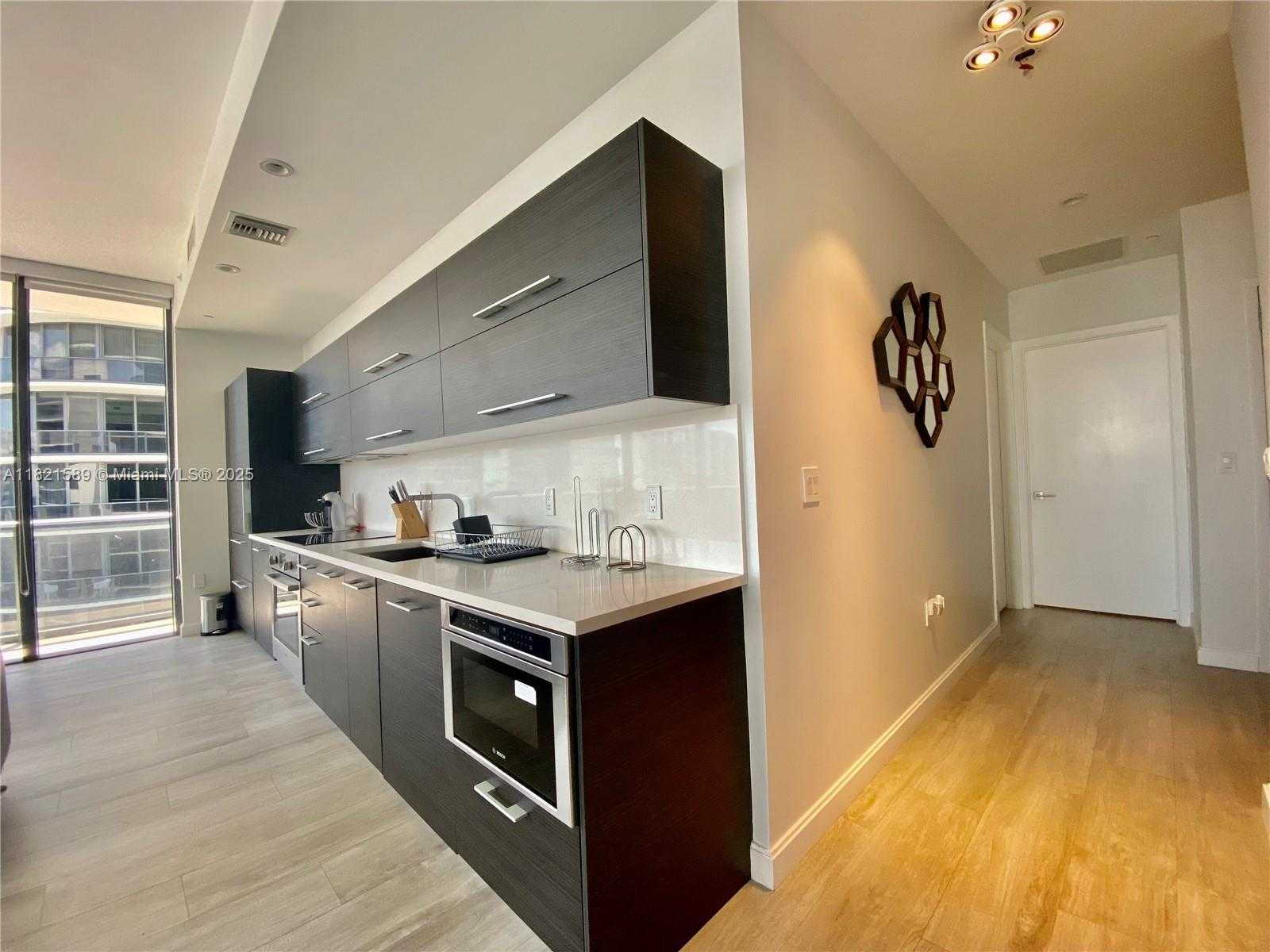 Small Image of 55 SOUTH WEST 9TH ST #4201, Miami Number 9