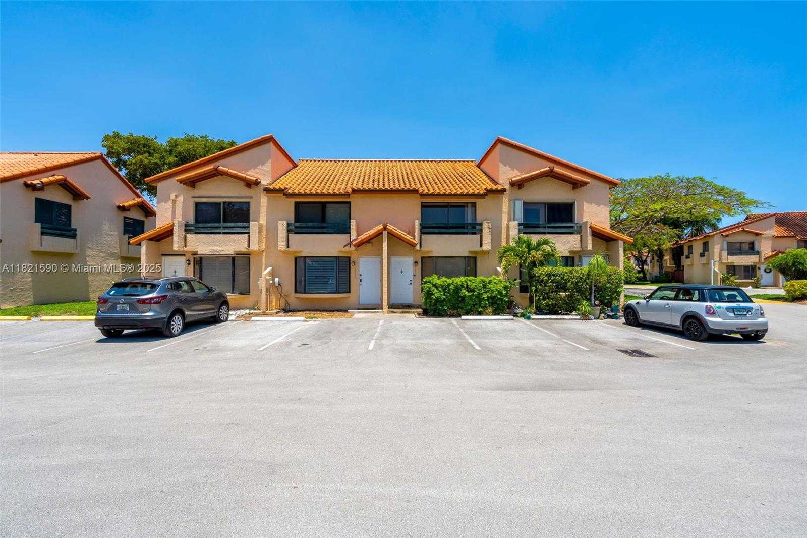Small Image of 10202 SOUTH WEST 77TH CT #10202, Miami Number 2