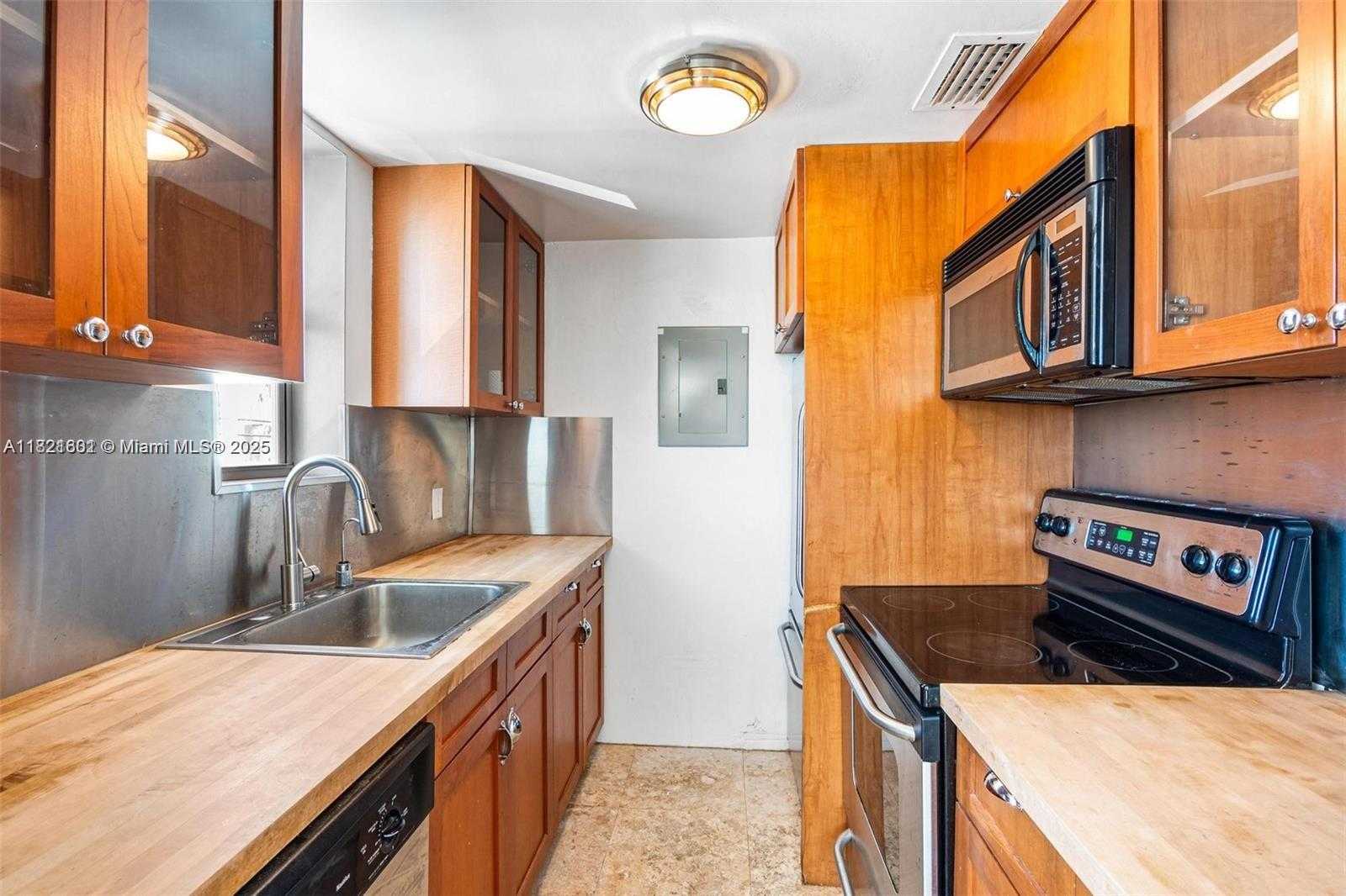 Small Image of 4015 NORTH MERIDIAN AVE #6, Miami Beach Number 7