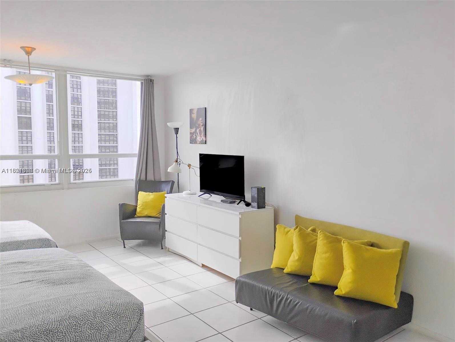 Small Image of 5445 COLLINS AVENUE #805, Miami Beach Number 10