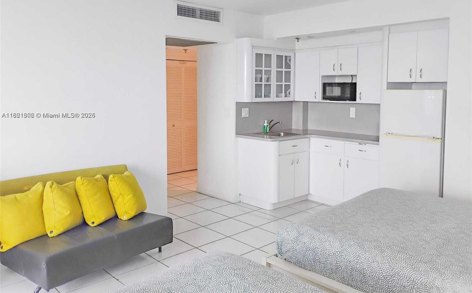 Small Image of 5445 COLLINS AVENUE #805, Miami Beach Number 12