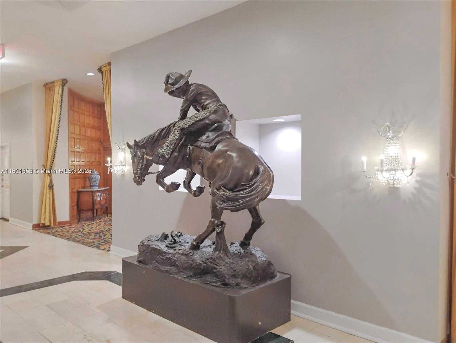 Small Image of 5445 COLLINS AVENUE #805, Miami Beach Number 19