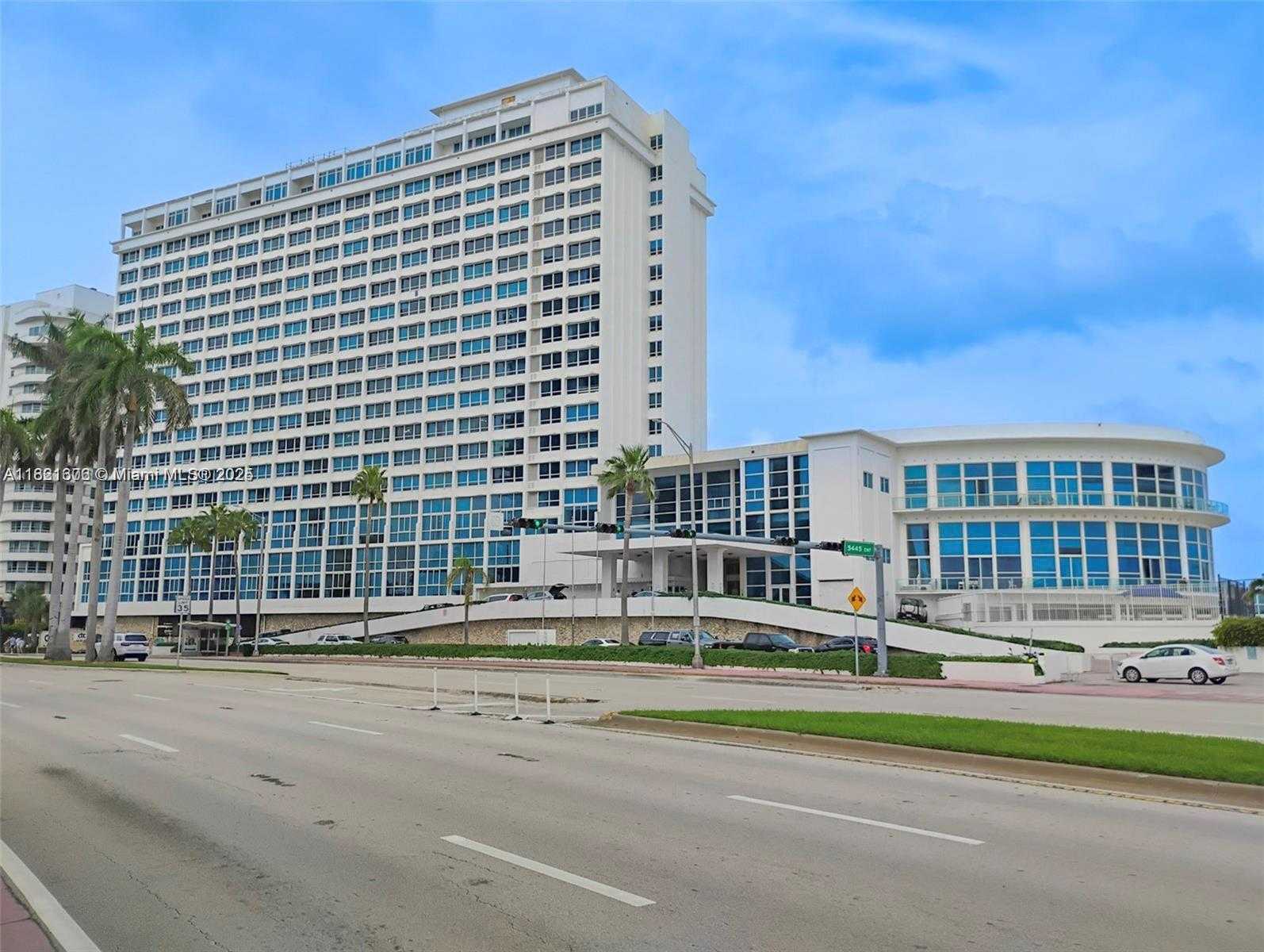 Small Image of 5445 COLLINS AVENUE #805, Miami Beach Number 2