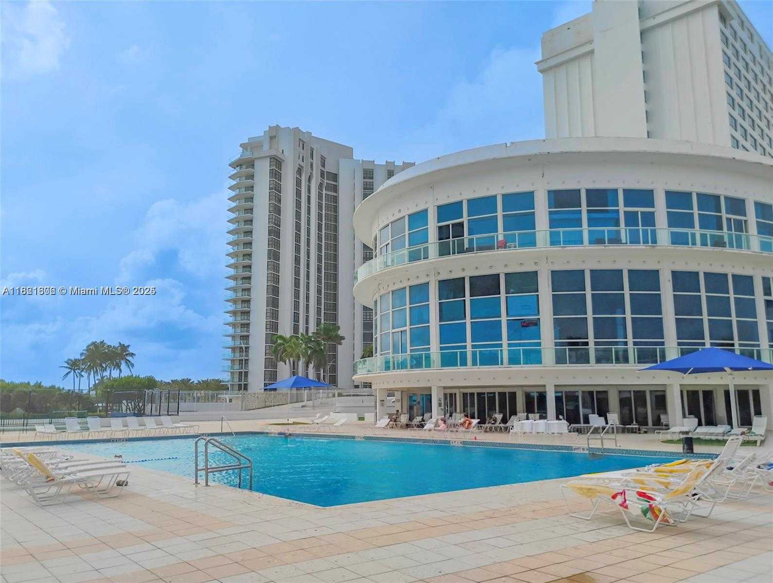 Small Image of 5445 COLLINS AVENUE #805, Miami Beach Number 26