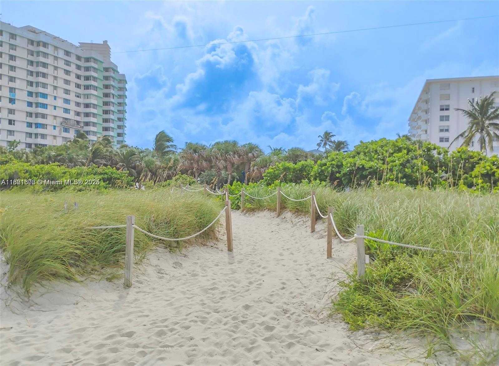 Small Image of 5445 COLLINS AVENUE #805, Miami Beach Number 36