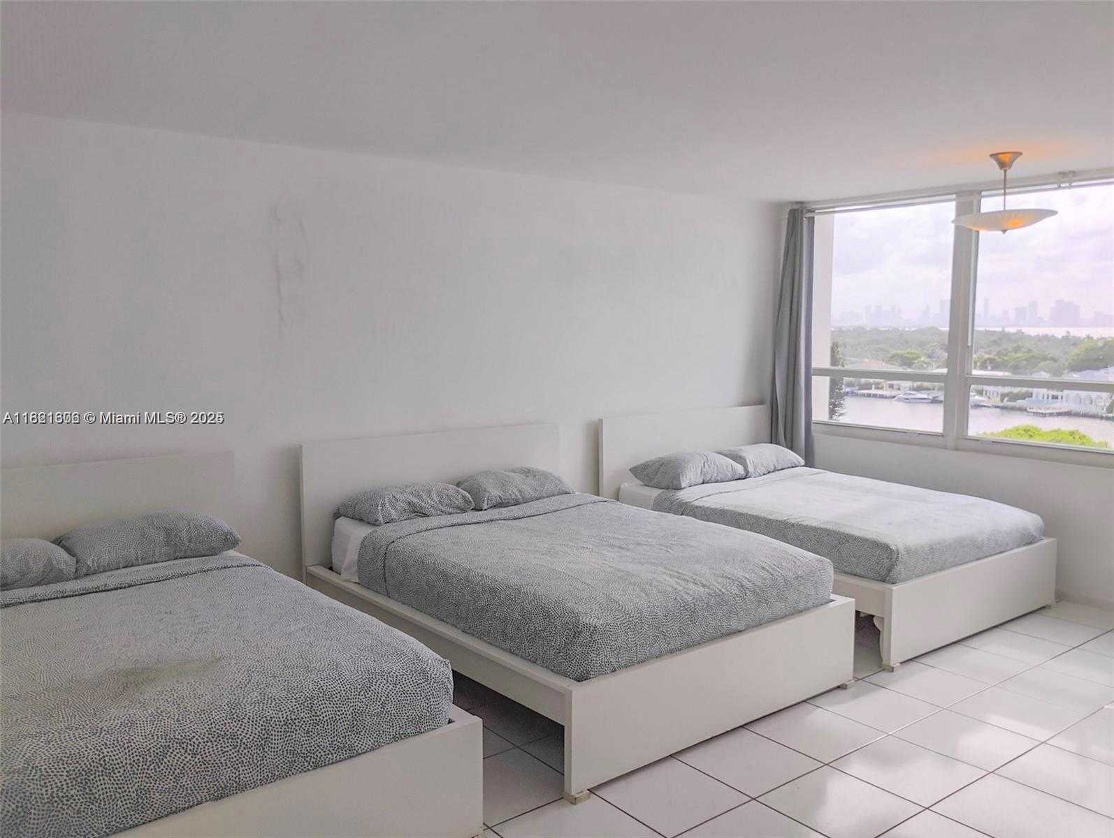 Small Image of 5445 COLLINS AVENUE #805, Miami Beach Number 7
