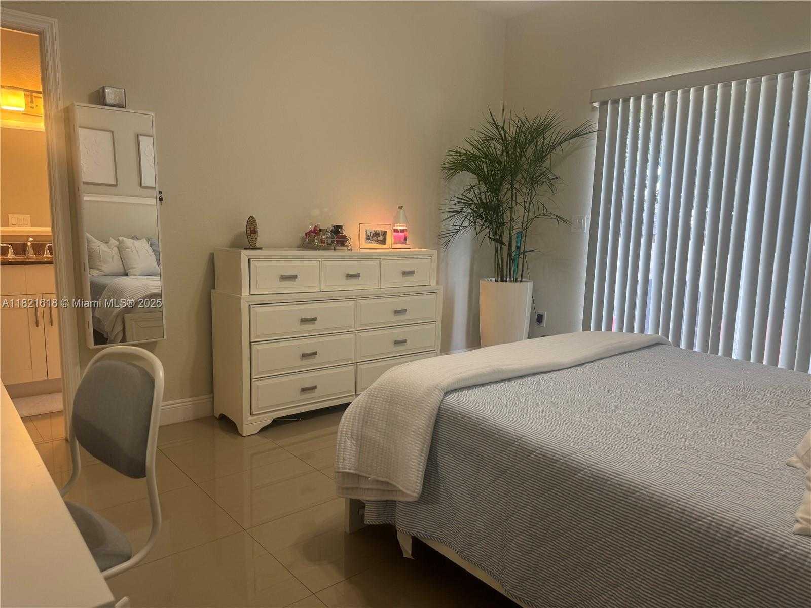 Small Image of 798 NORTH EAST 43 ST #B, Oakland Park Number 22