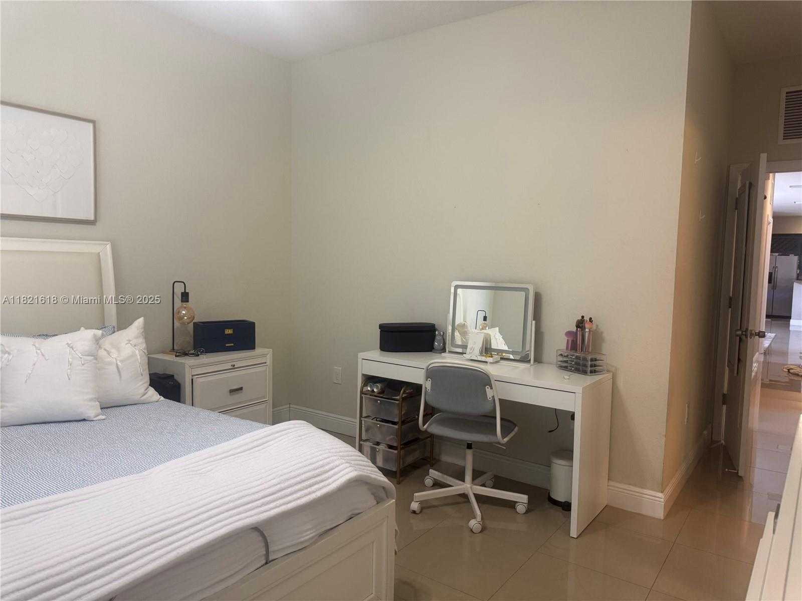 Small Image of 798 NORTH EAST 43 ST #B, Oakland Park Number 24