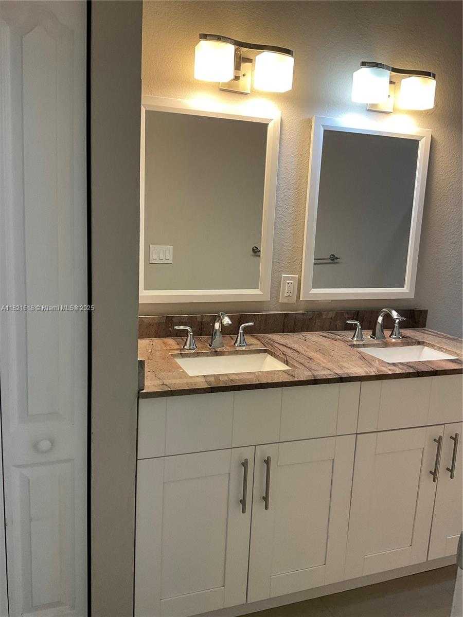 Small Image of 798 NORTH EAST 43 ST #B, Oakland Park Number 27