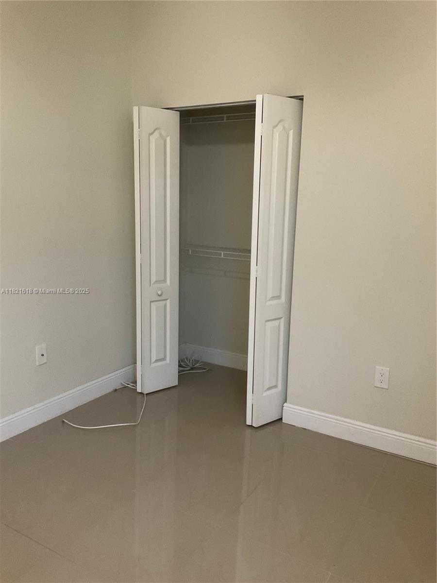 Small Image of 798 NORTH EAST 43 ST #B, Oakland Park Number 41